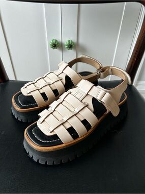 Labucq Boomer Fisherman Sandal, Cream, size 39
